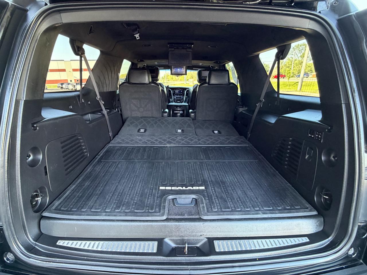 Cadillac Escalade ESV 4WD 4dr Platinum 2017