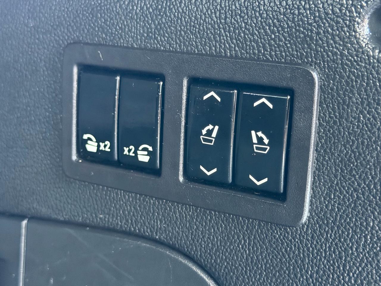 Cadillac Escalade ESV 4WD 4dr Platinum 2017