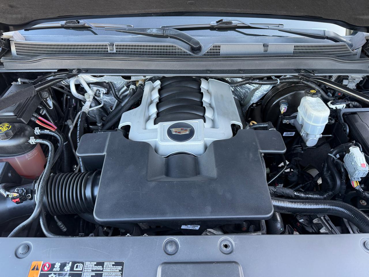 Cadillac Escalade ESV 4WD 4dr Platinum 2017