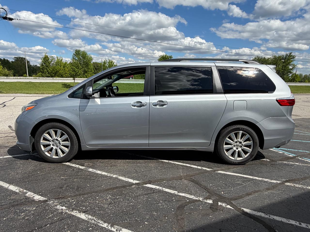 Toyota Sienna Limited Premium AWD 7-Passenger (Natl) 2017
