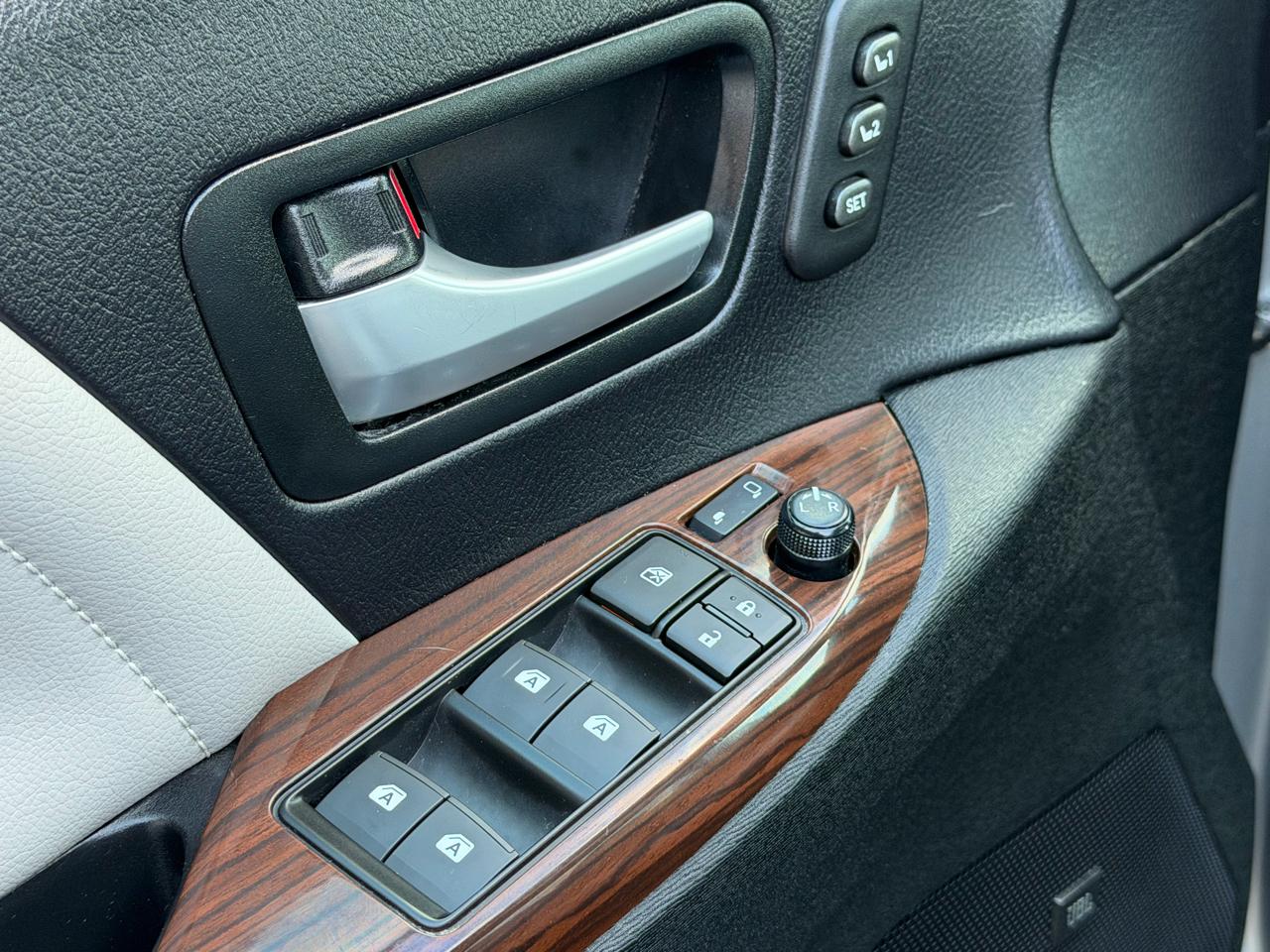 Toyota Sienna Limited Premium AWD 7-Passenger (Natl) 2017