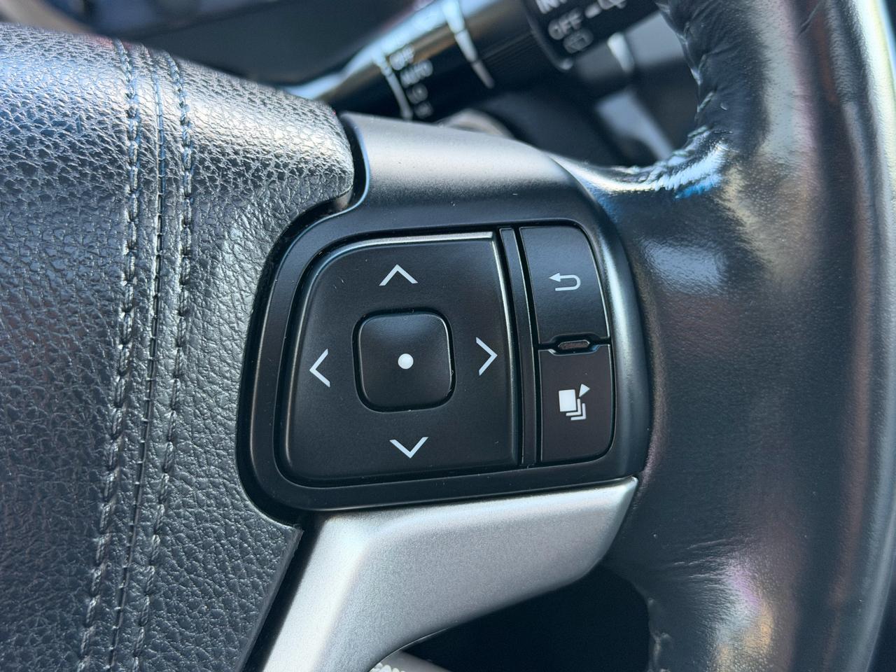 Toyota Sienna Limited Premium AWD 7-Passenger (Natl) 2017