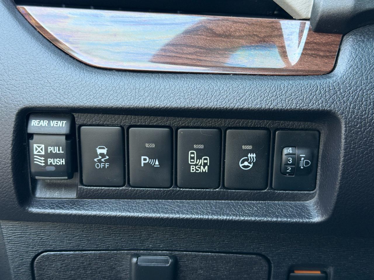 Toyota Sienna Limited Premium AWD 7-Passenger (Natl) 2017