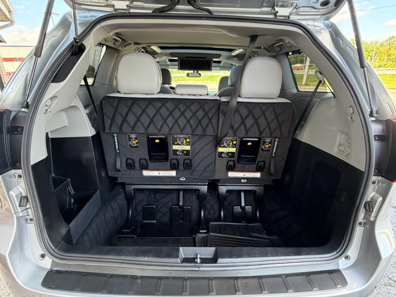 Toyota Sienna Limited Premium AWD 7-Passenger (Natl) 2017