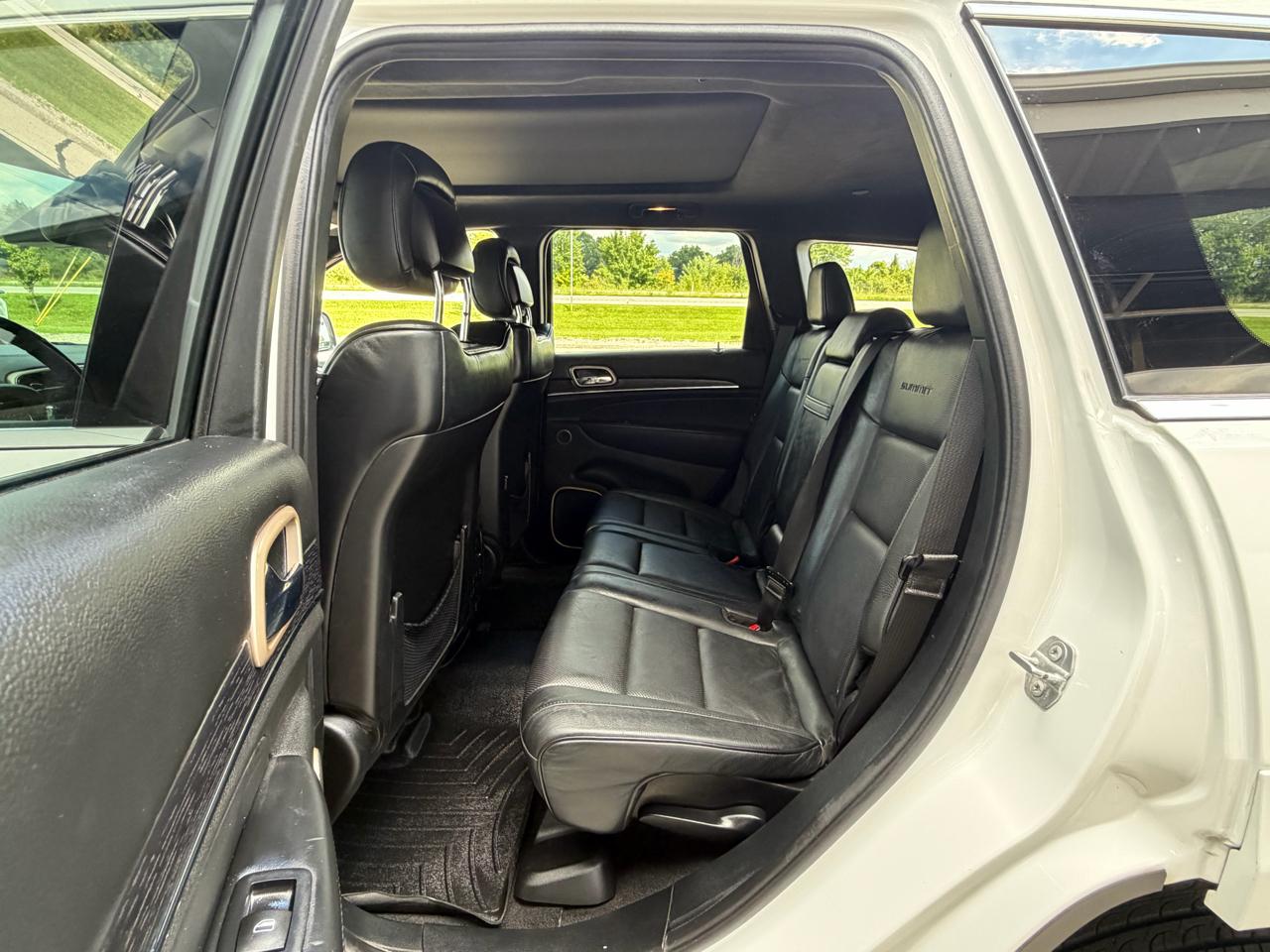 2015 Jeep Grand Cherokee Summit - Photo 24