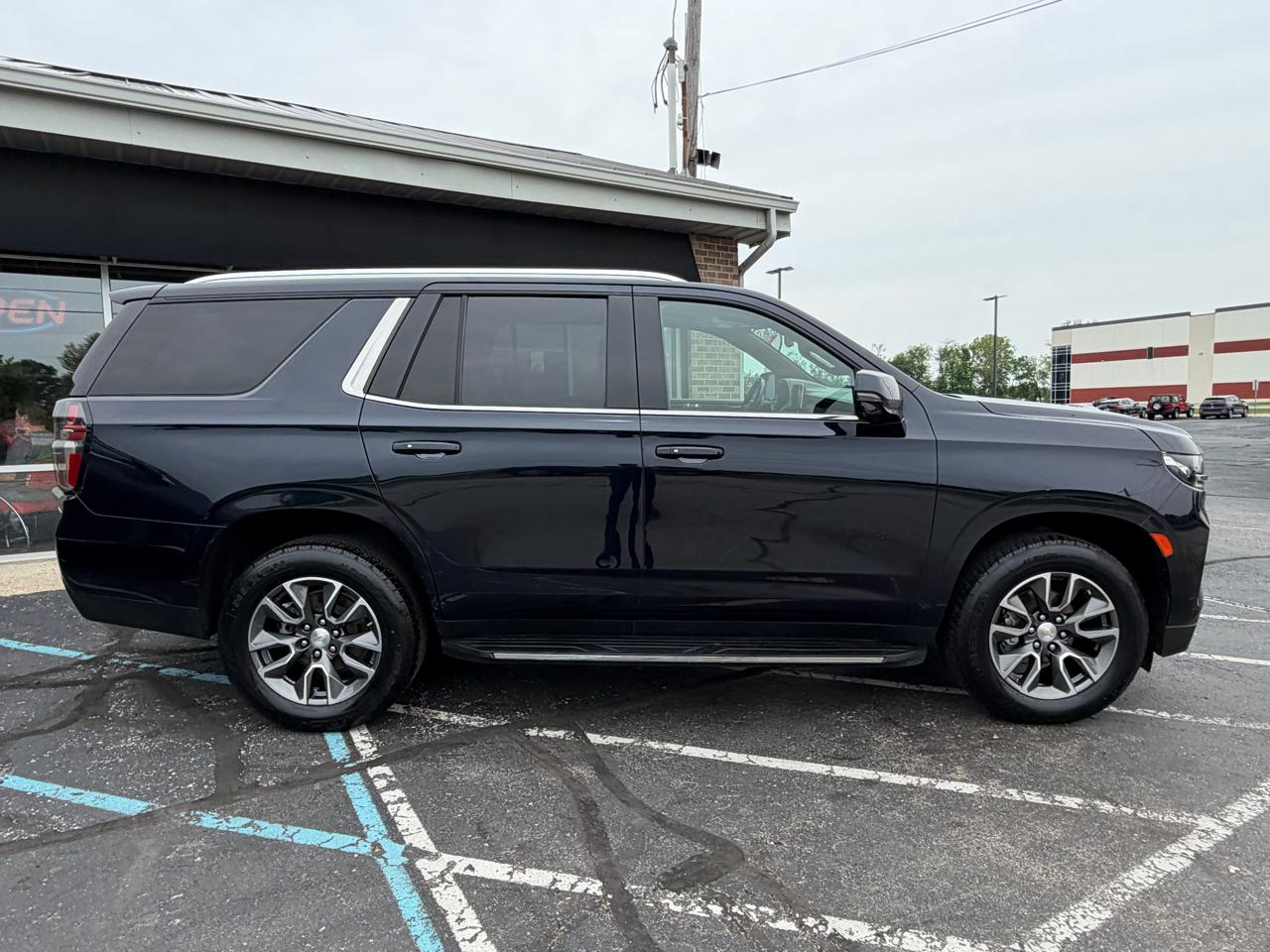 Chevrolet Tahoe 4WD 4dr LT 2021