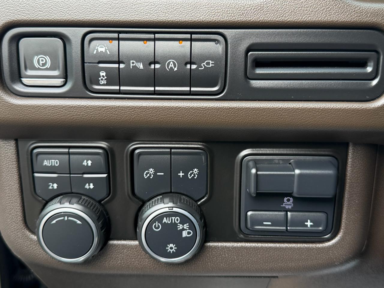 Chevrolet Tahoe 4WD 4dr LT 2021