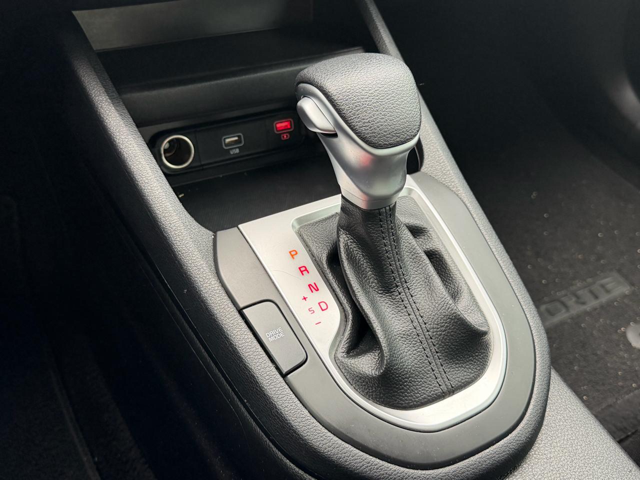 Kia Forte LXS IVT 2024