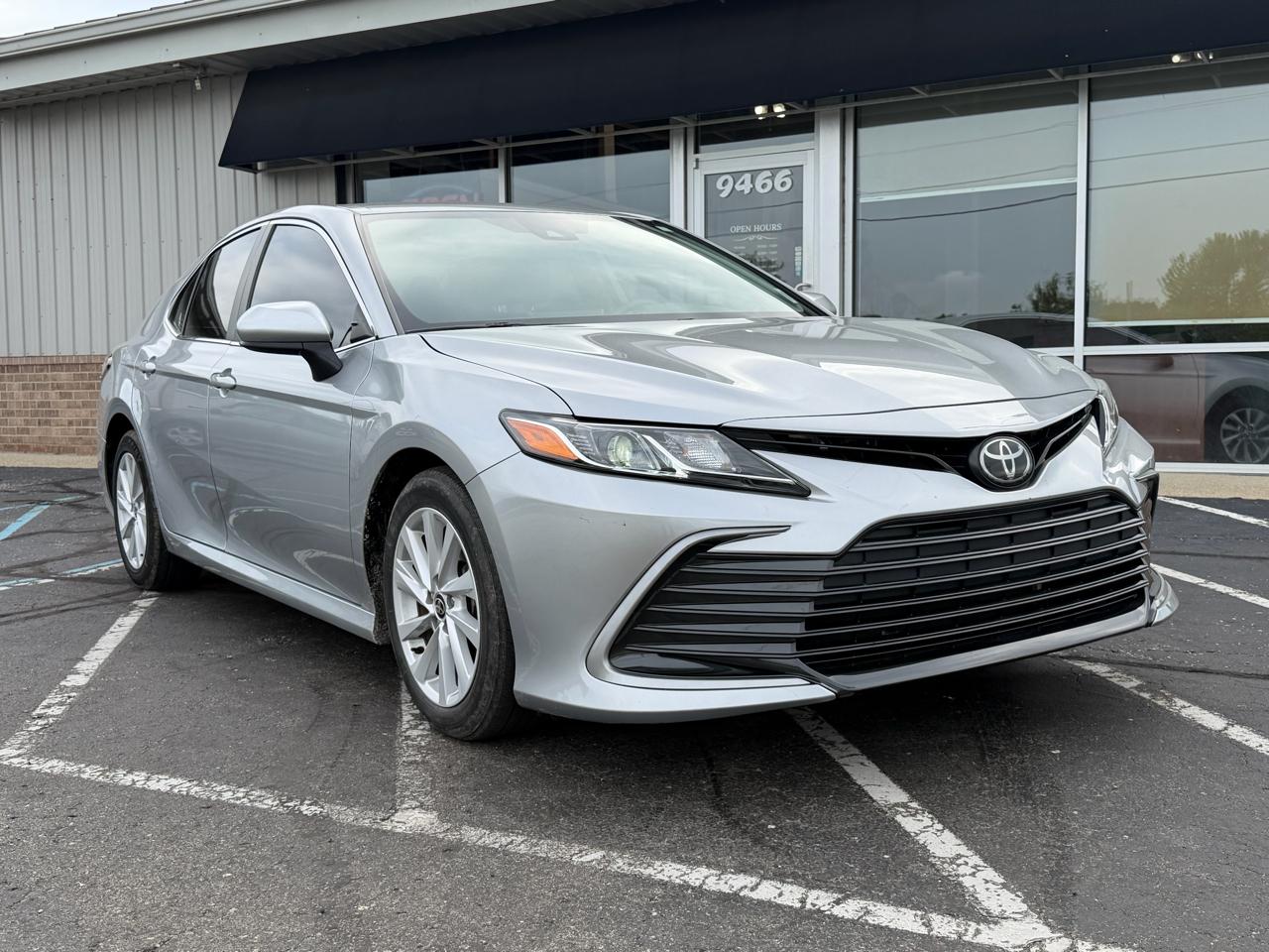 Toyota Camry LE Auto (Natl) 2022