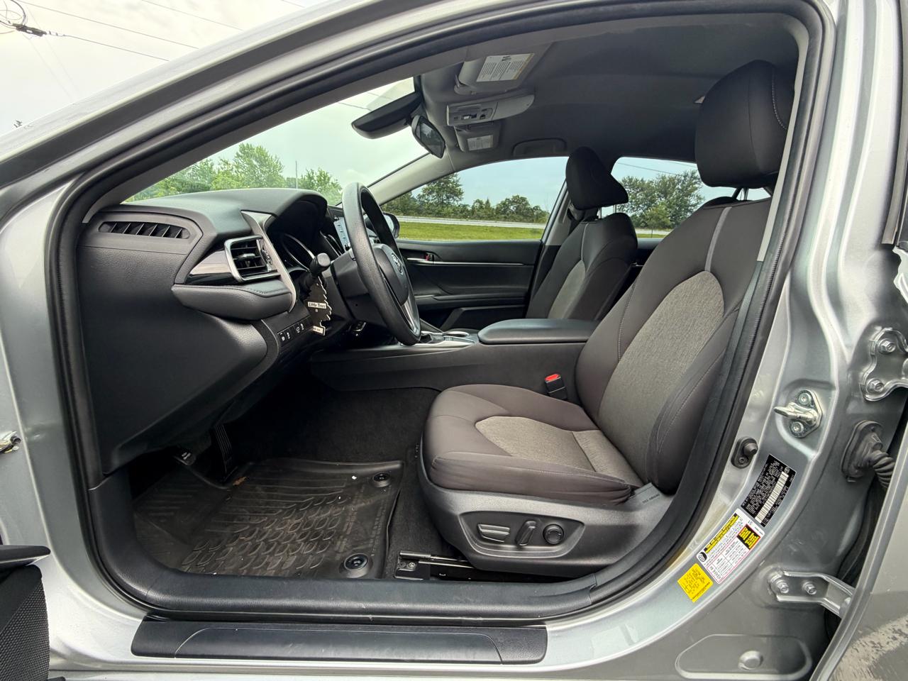 Toyota Camry LE Auto (Natl) 2022