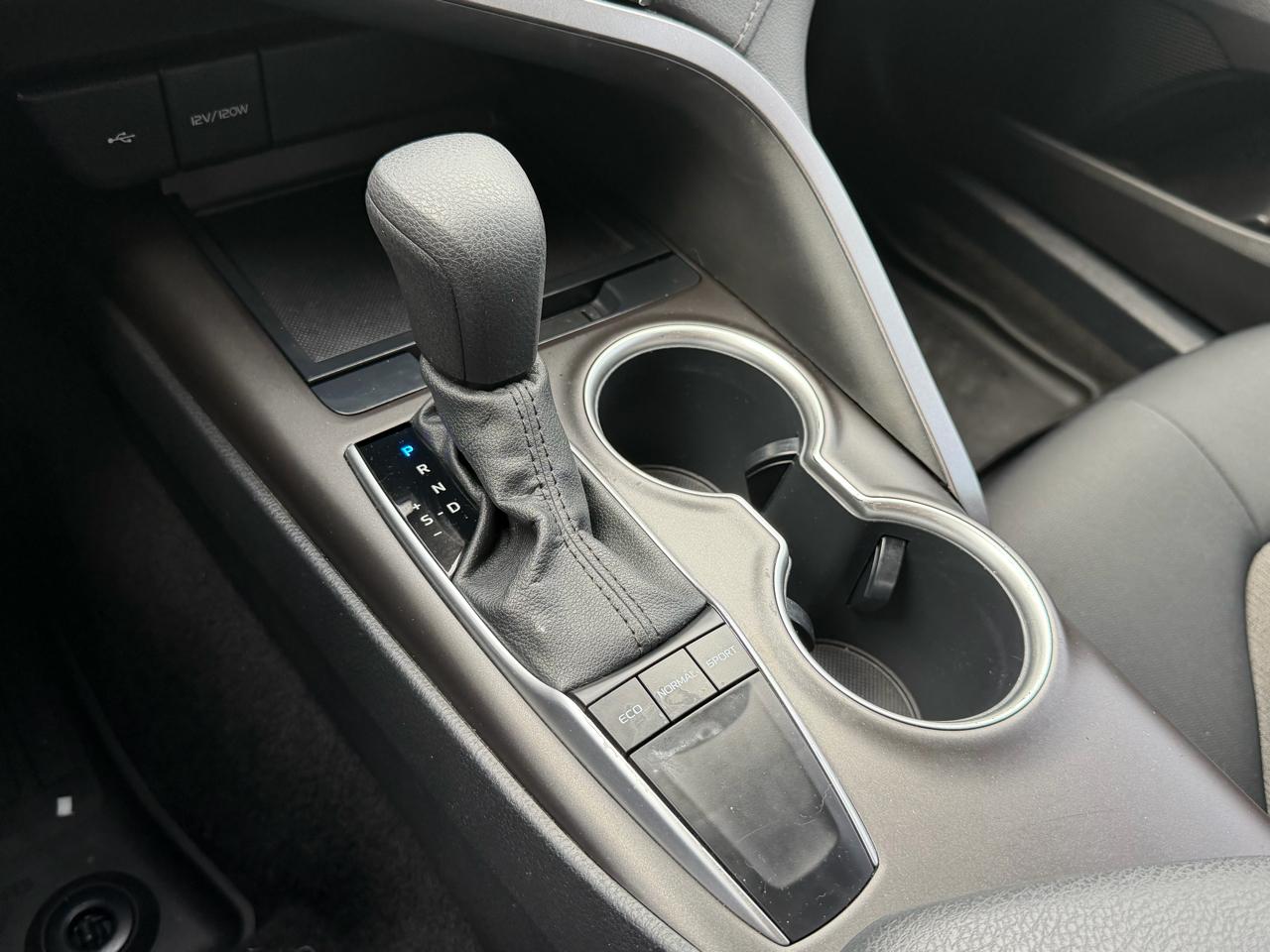 Toyota Camry LE Auto (Natl) 2022