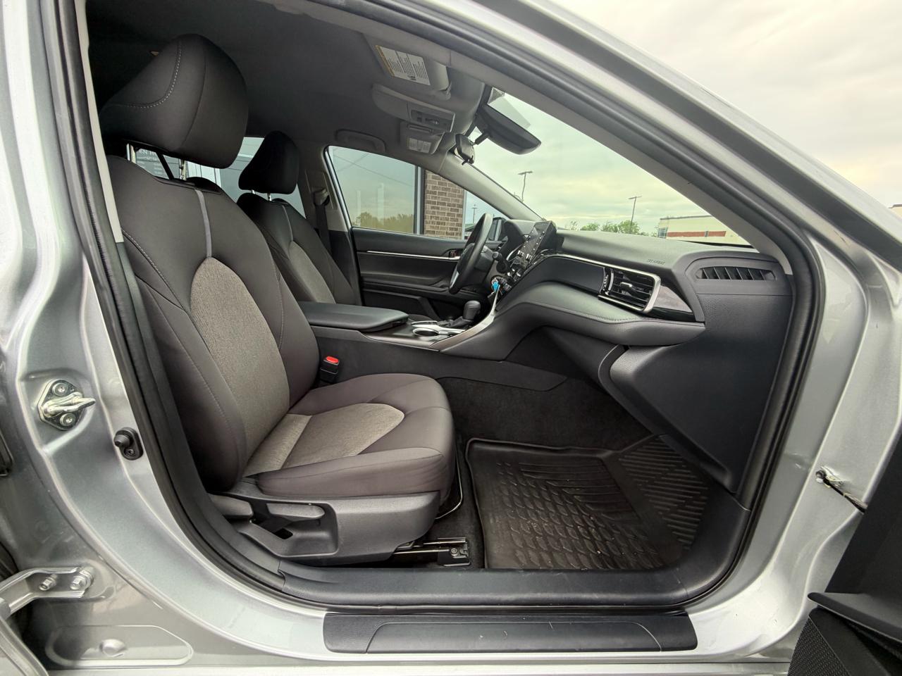 Toyota Camry LE Auto (Natl) 2022