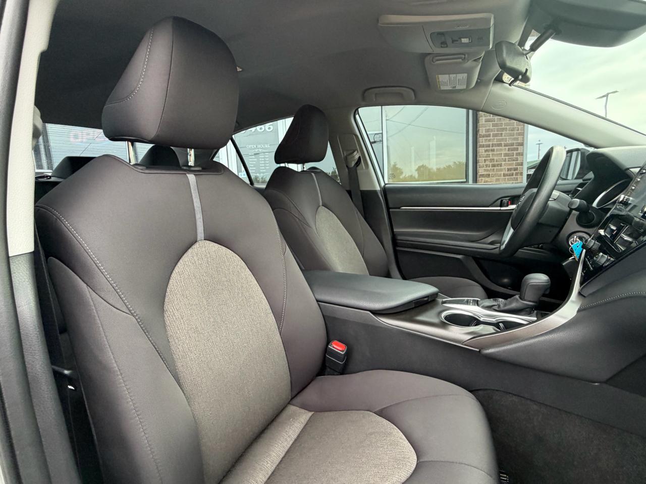 Toyota Camry LE Auto (Natl) 2022