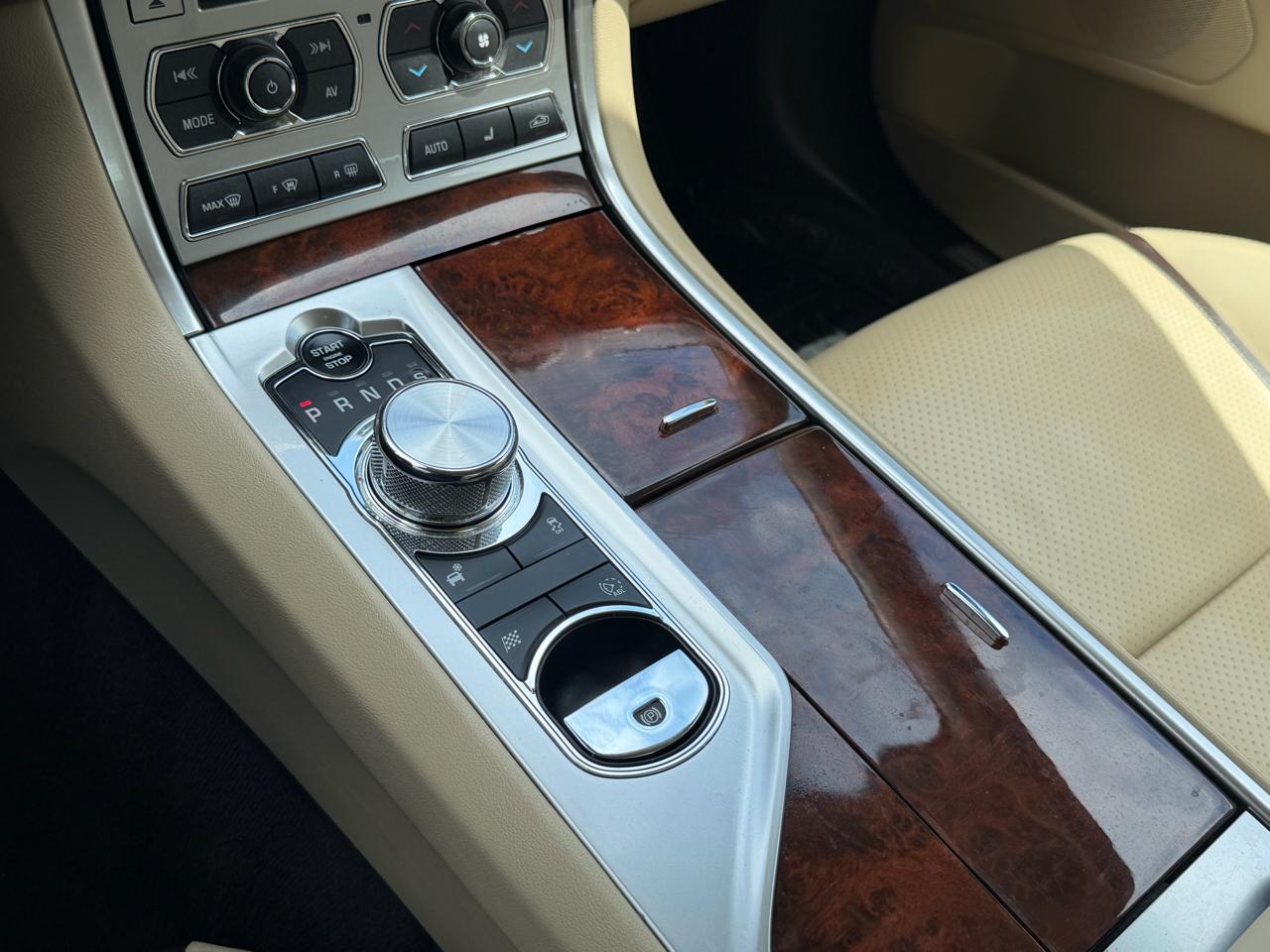 Jaguar XF 4dr Sdn V6 Sport AWD 2015