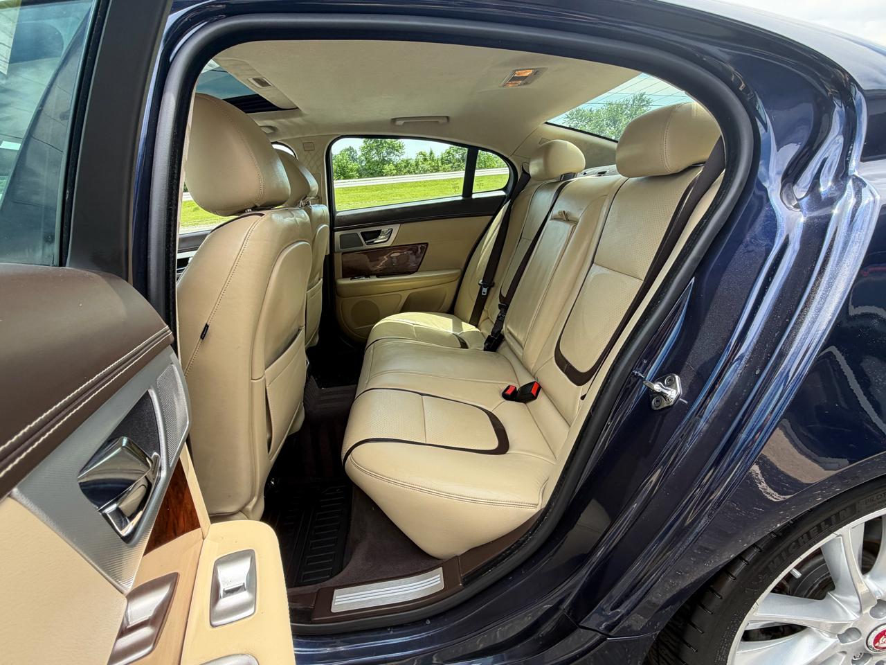 Jaguar XF 4dr Sdn V6 Sport AWD 2015