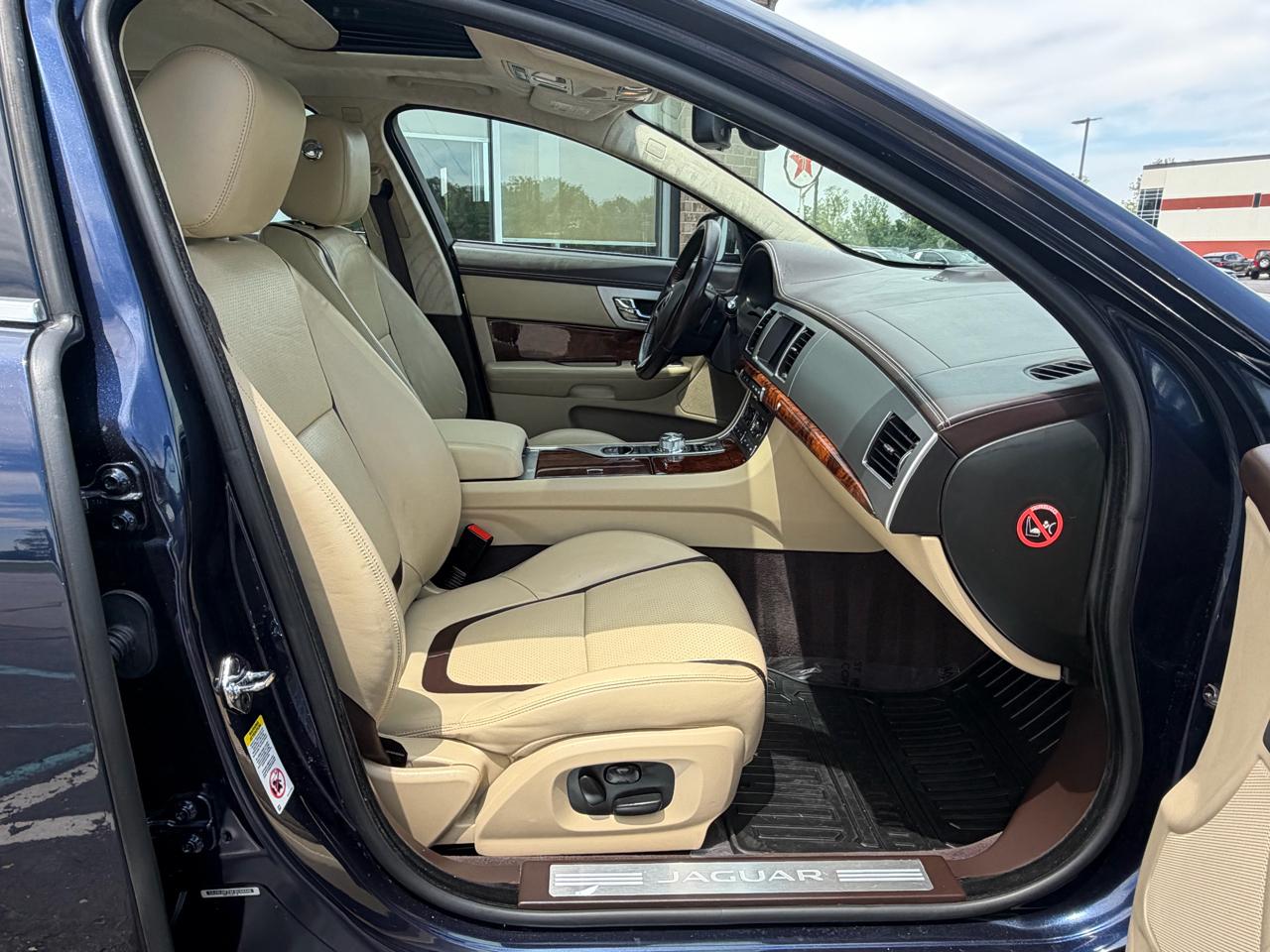 Jaguar XF 4dr Sdn V6 Sport AWD 2015