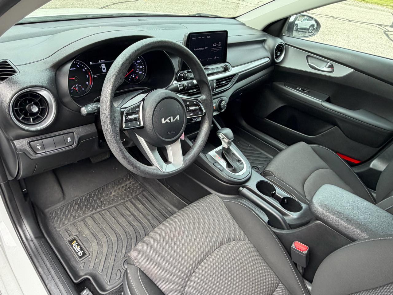 Kia Forte LXS IVT 2023