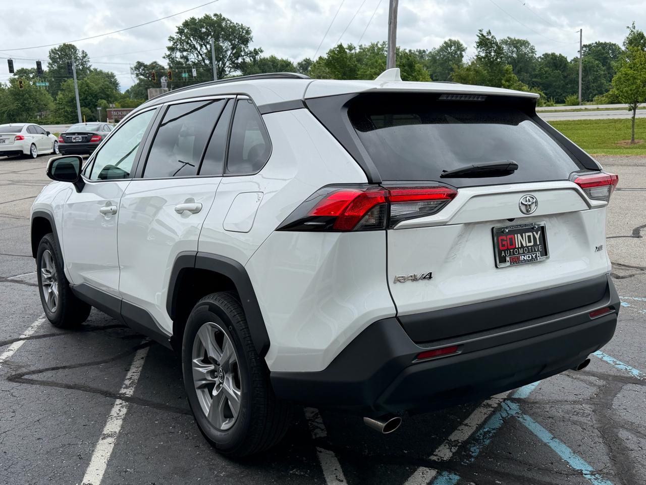Toyota RAV4 XLE FWD (Natl) 2024