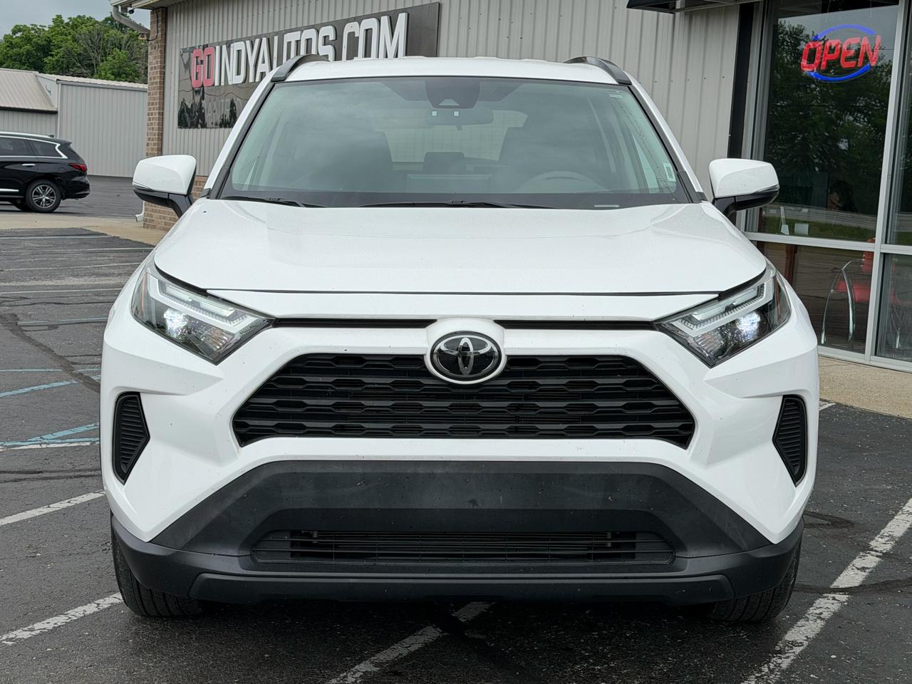 Toyota RAV4 XLE FWD (Natl) 2024
