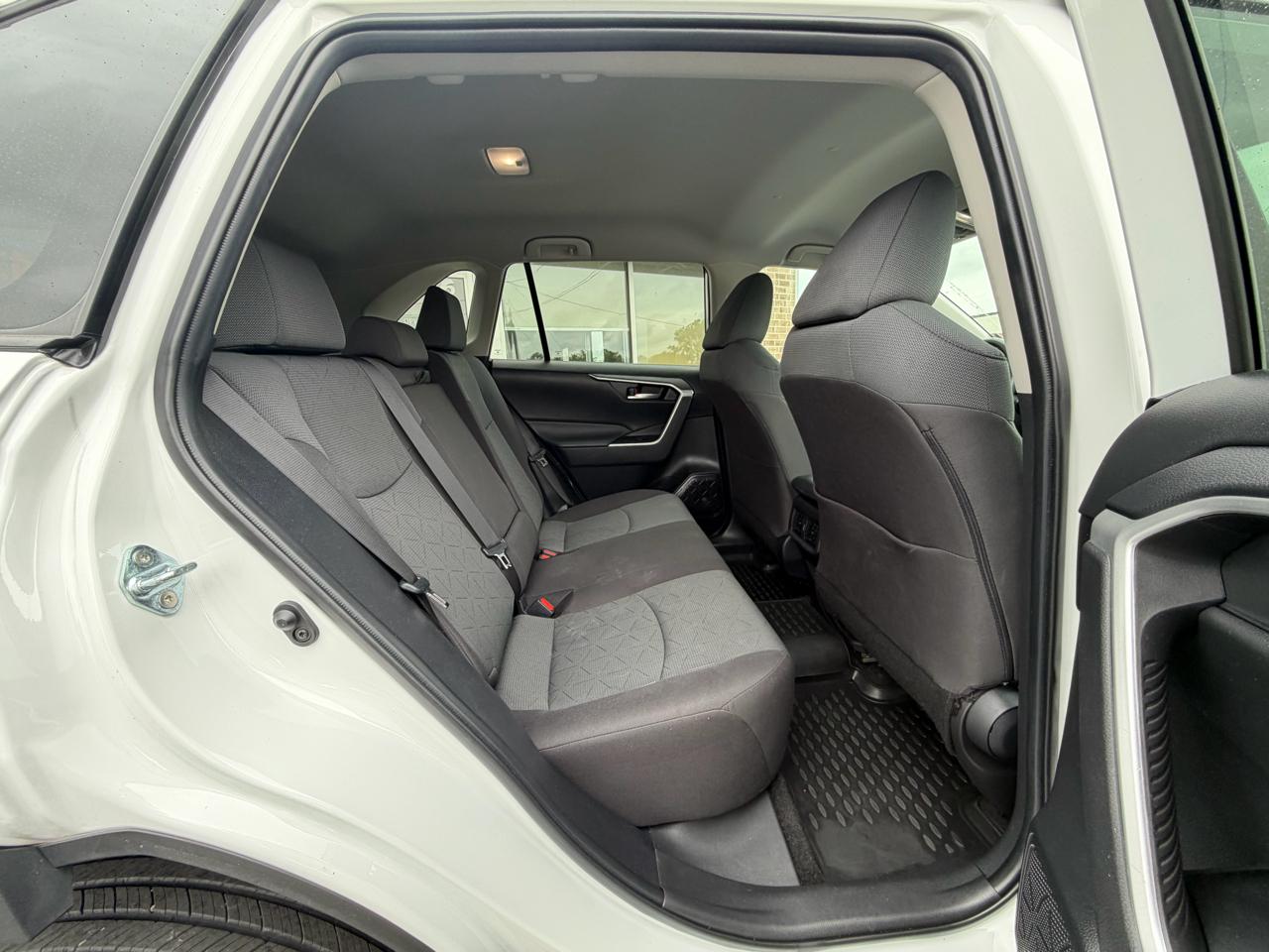 Toyota RAV4 XLE FWD (Natl) 2024