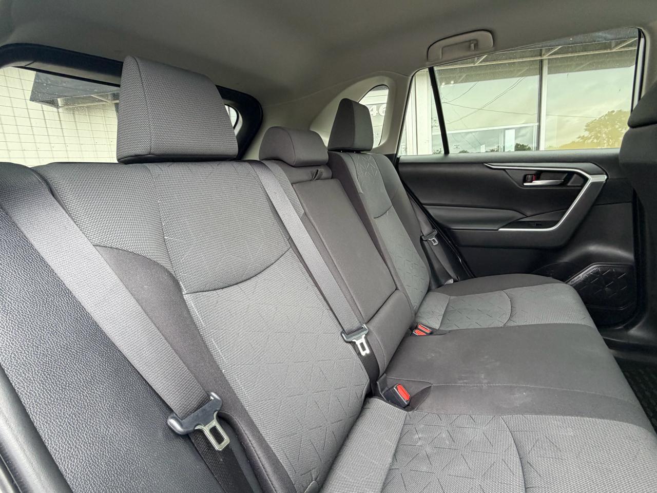 Toyota RAV4 XLE FWD (Natl) 2024