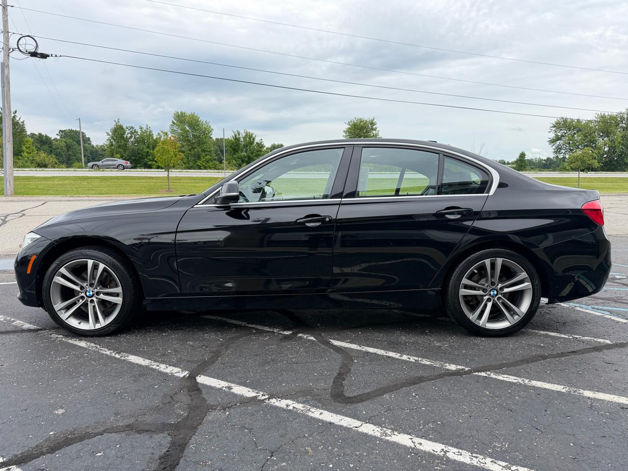 BMW 3 Series 330i xDrive Sedan 2018