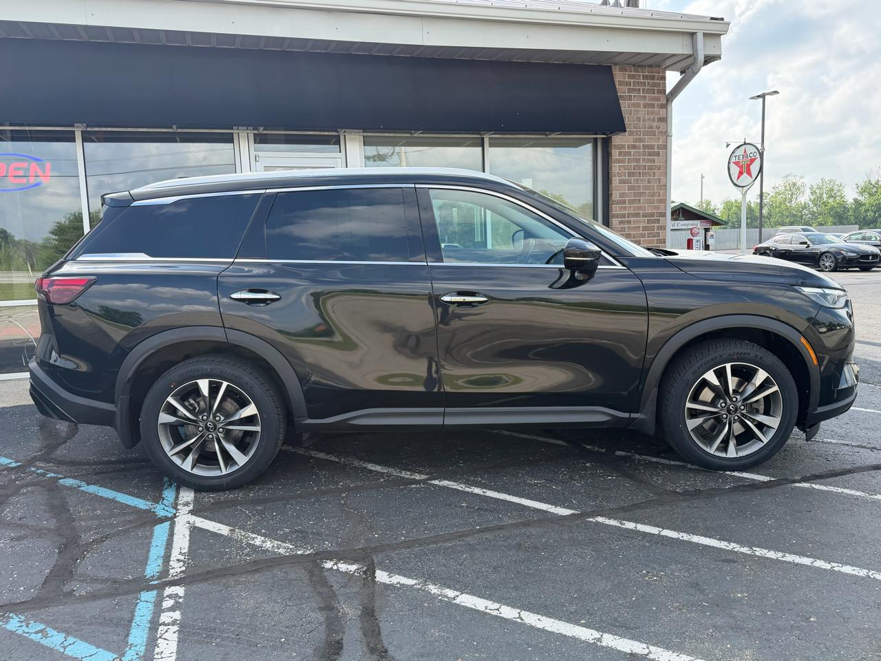 Infiniti QX60 LUXE AWD 2023