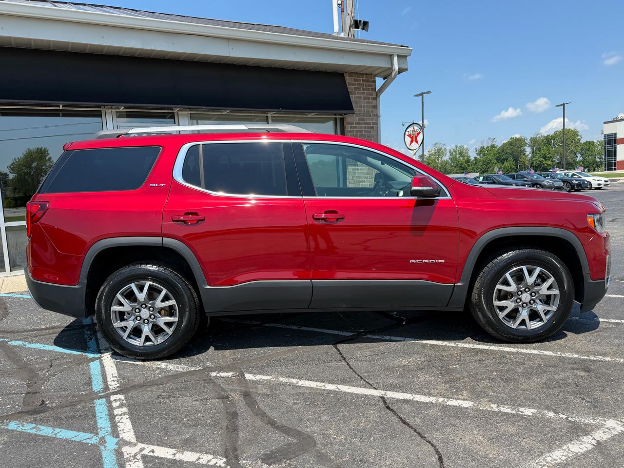 GMC Acadia FWD 4dr SLT 2023
