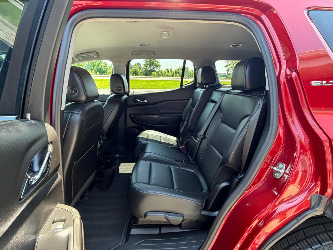 GMC Acadia FWD 4dr SLT 2023
