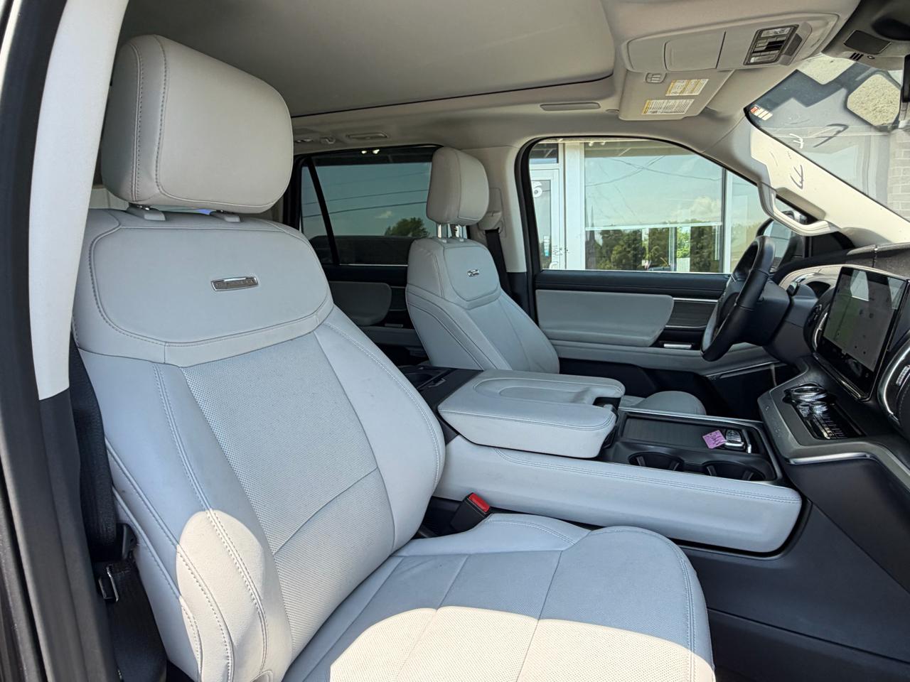 Ford Expedition Max Platinum 4x4 2025