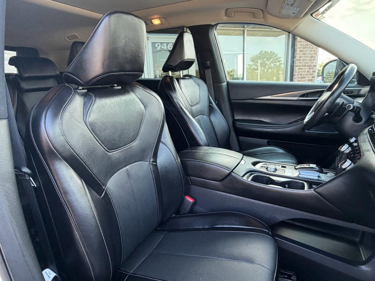 Infiniti QX60 LUXE AWD 2024