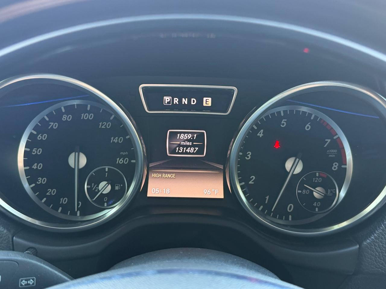 Mercedes-Benz G-Class 4MATIC 4dr G 550 2015