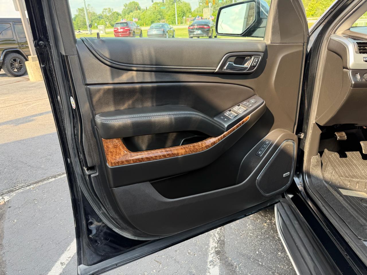 Chevrolet Suburban 4WD 4dr 1500 Premier 2018