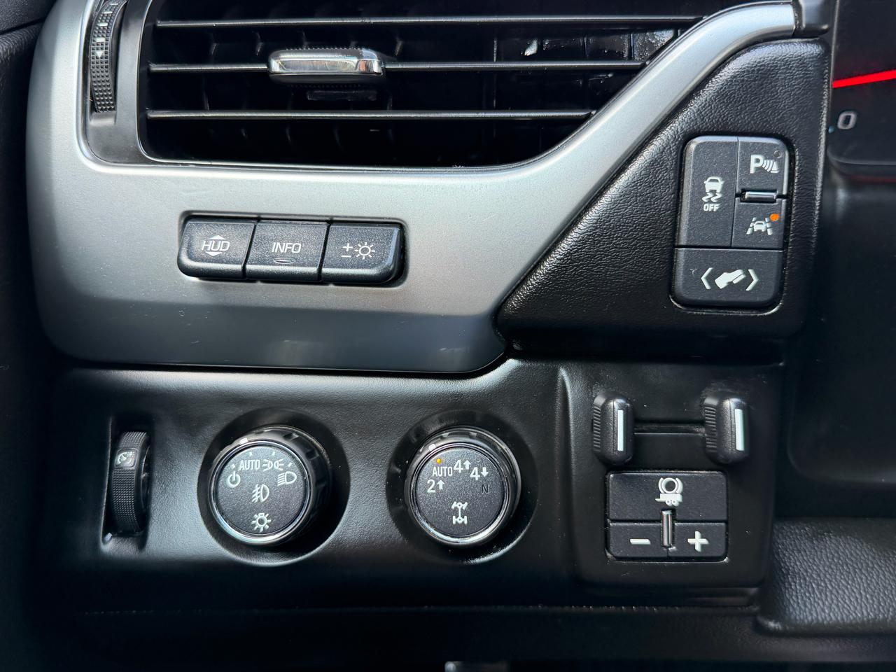 Chevrolet Suburban 4WD 4dr 1500 Premier 2018