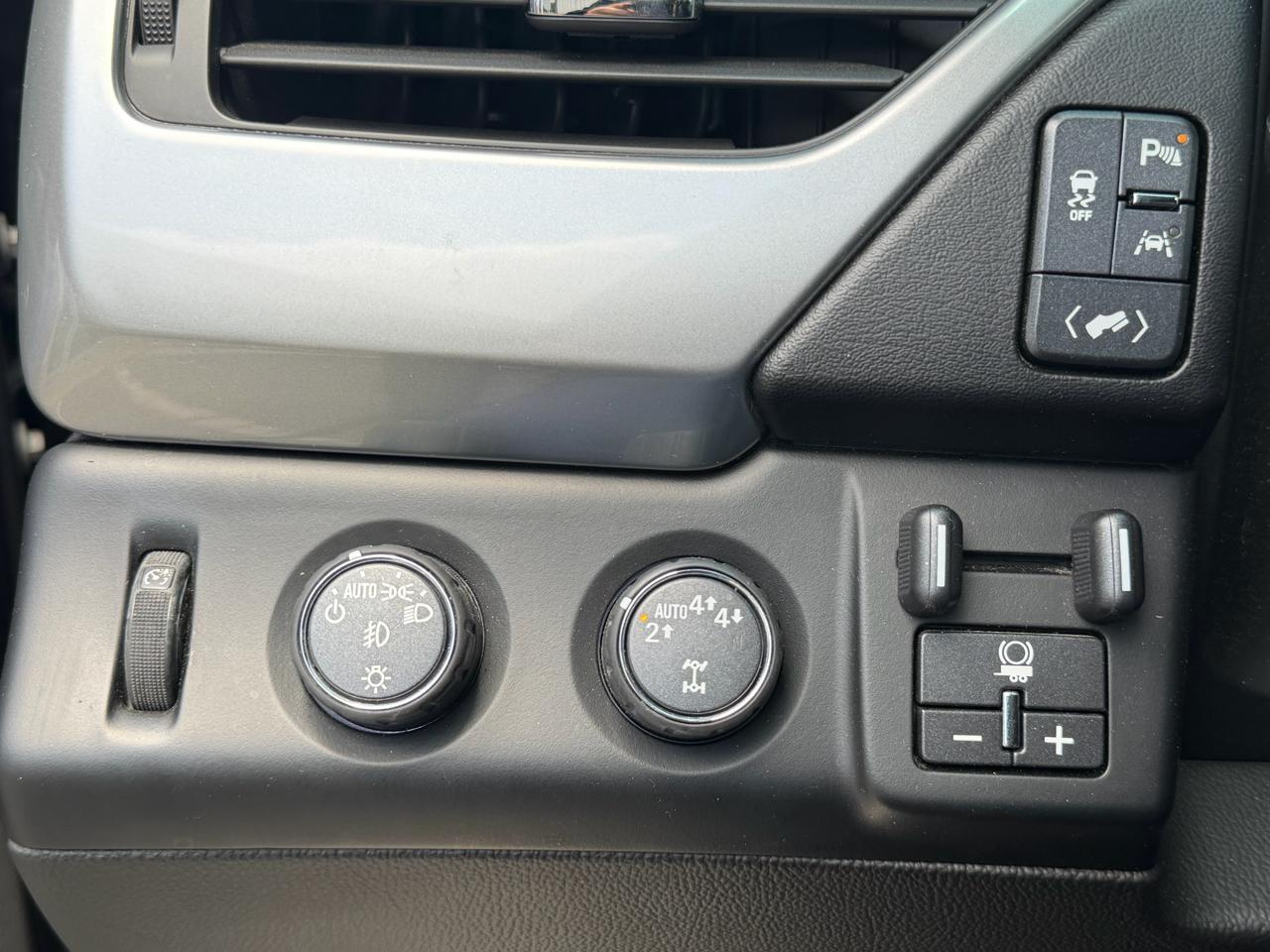 Chevrolet Tahoe 4WD 4dr LT 2018