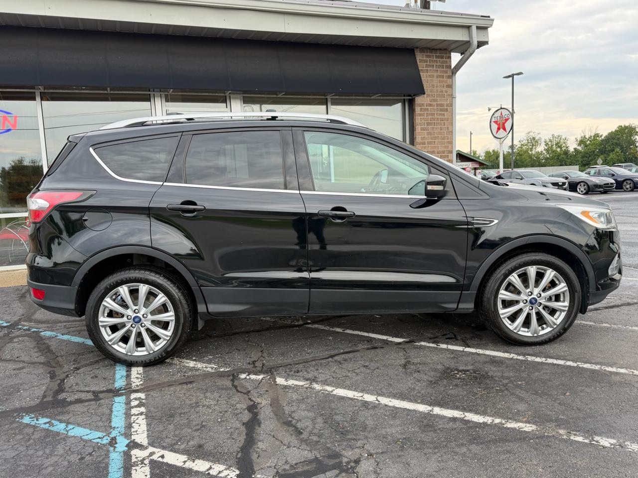 Ford Escape Titanium 4WD 2017