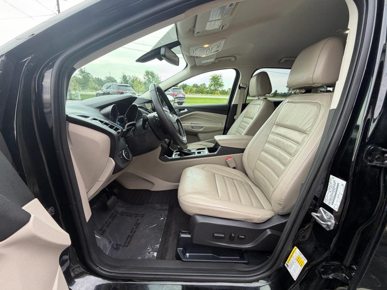 Ford Escape Titanium 4WD 2017
