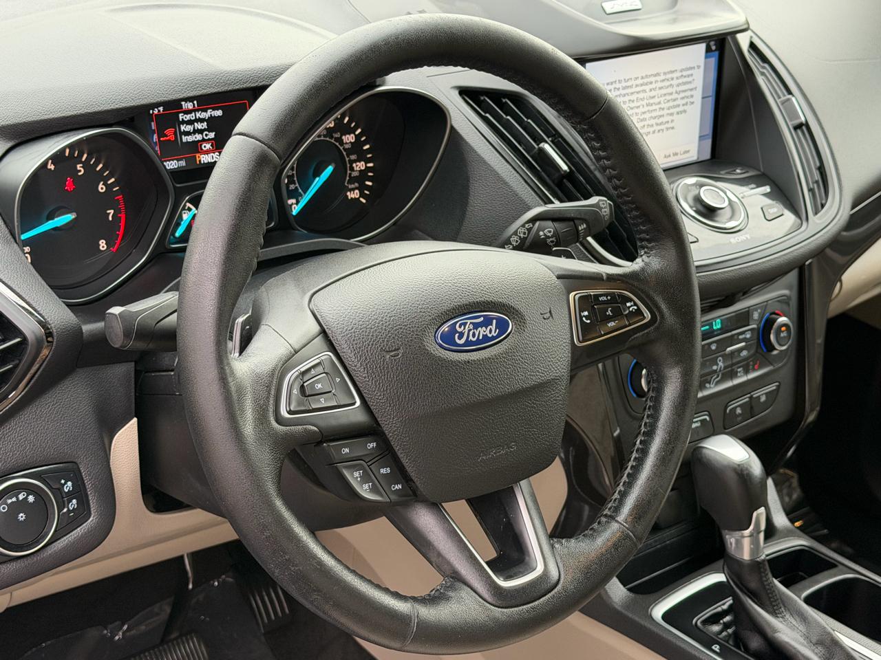 Ford Escape Titanium 4WD 2017