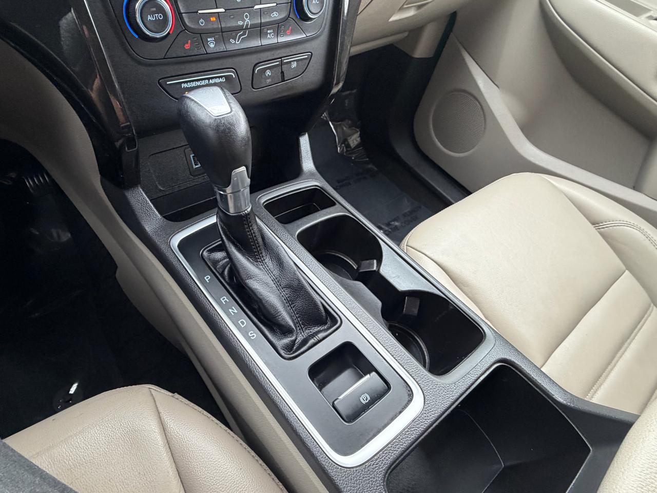 Ford Escape Titanium 4WD 2017