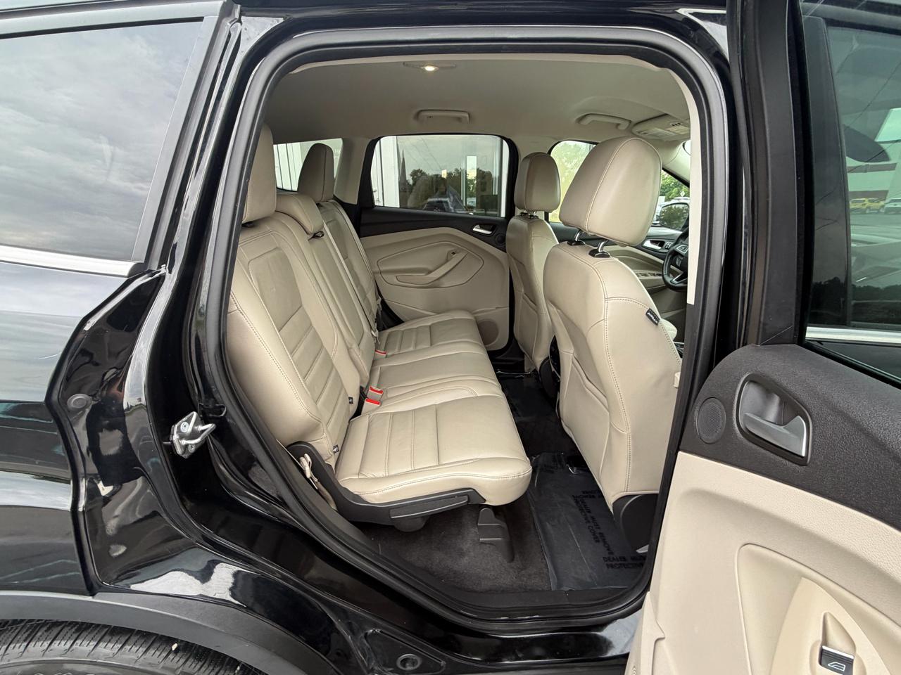 Ford Escape Titanium 4WD 2017