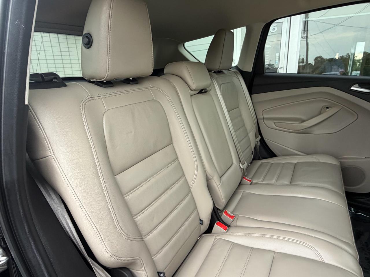 Ford Escape Titanium 4WD 2017