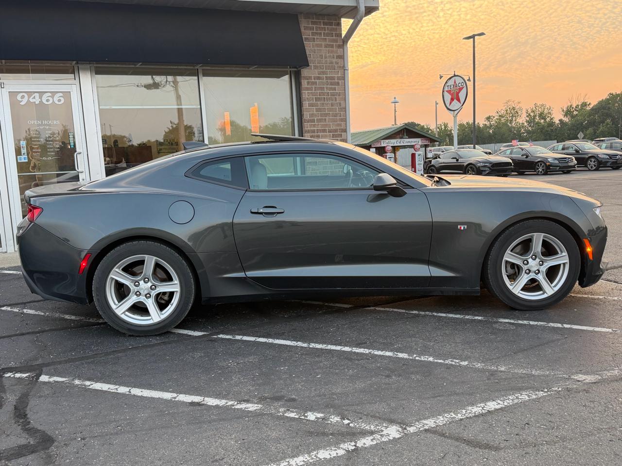 Chevrolet Camaro 2dr Cpe 1LT 2016