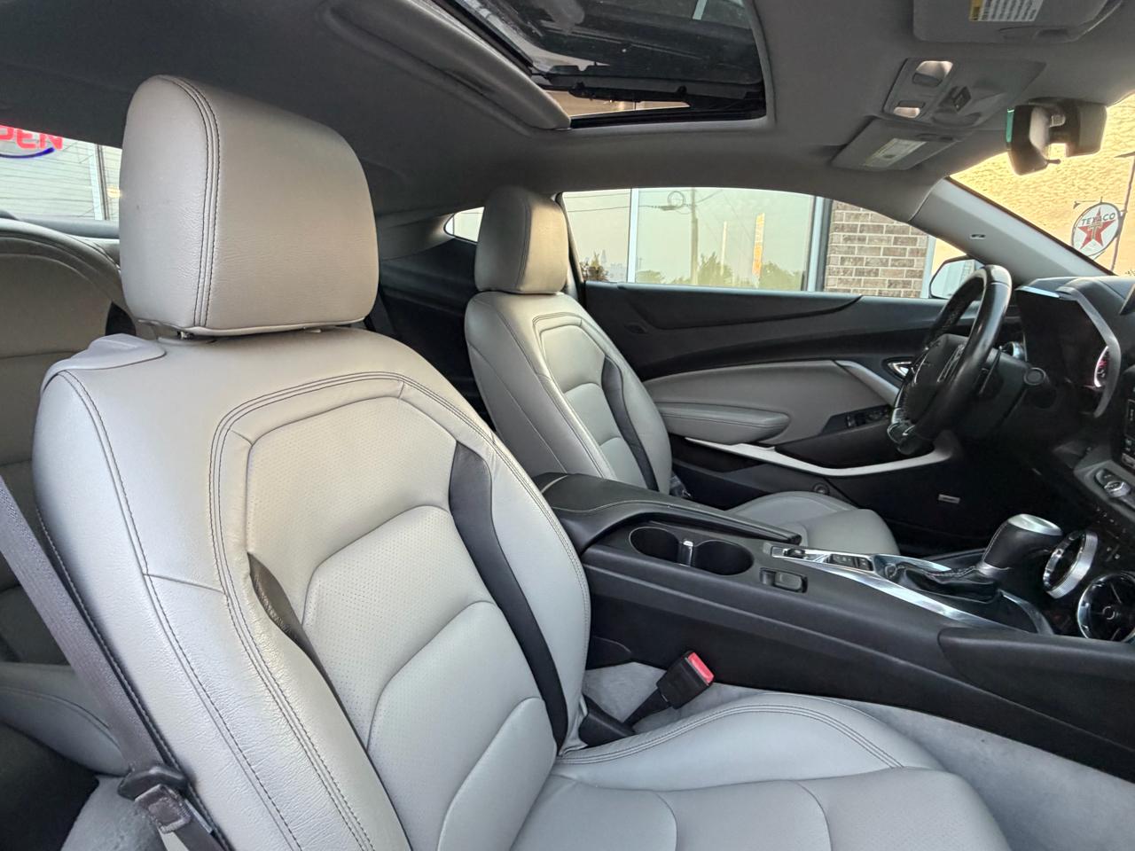 Chevrolet Camaro 2dr Cpe 1LT 2016