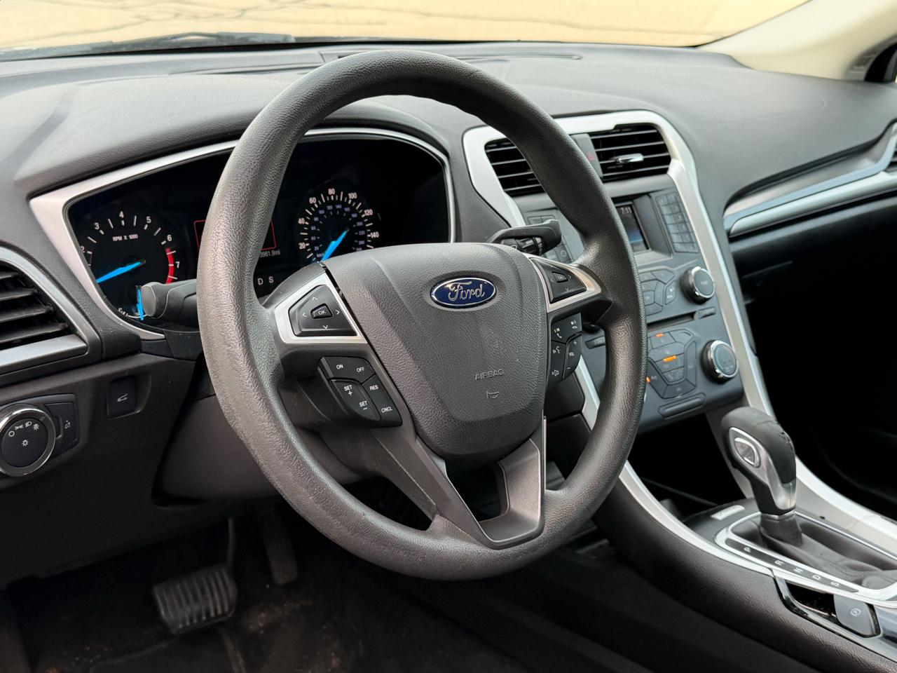 Ford Fusion 4dr Sdn SE FWD 2016