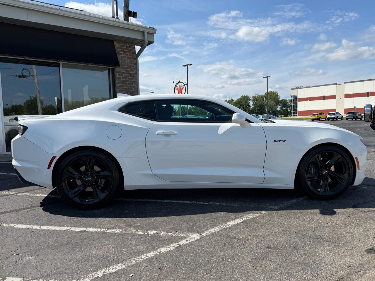 Chevrolet Camaro 2dr Cpe LT1 2021