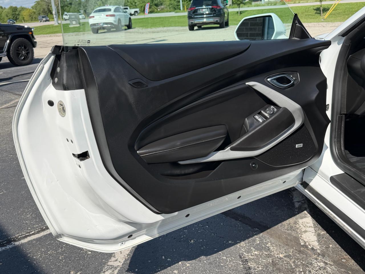 Chevrolet Camaro 2dr Cpe LT1 2021