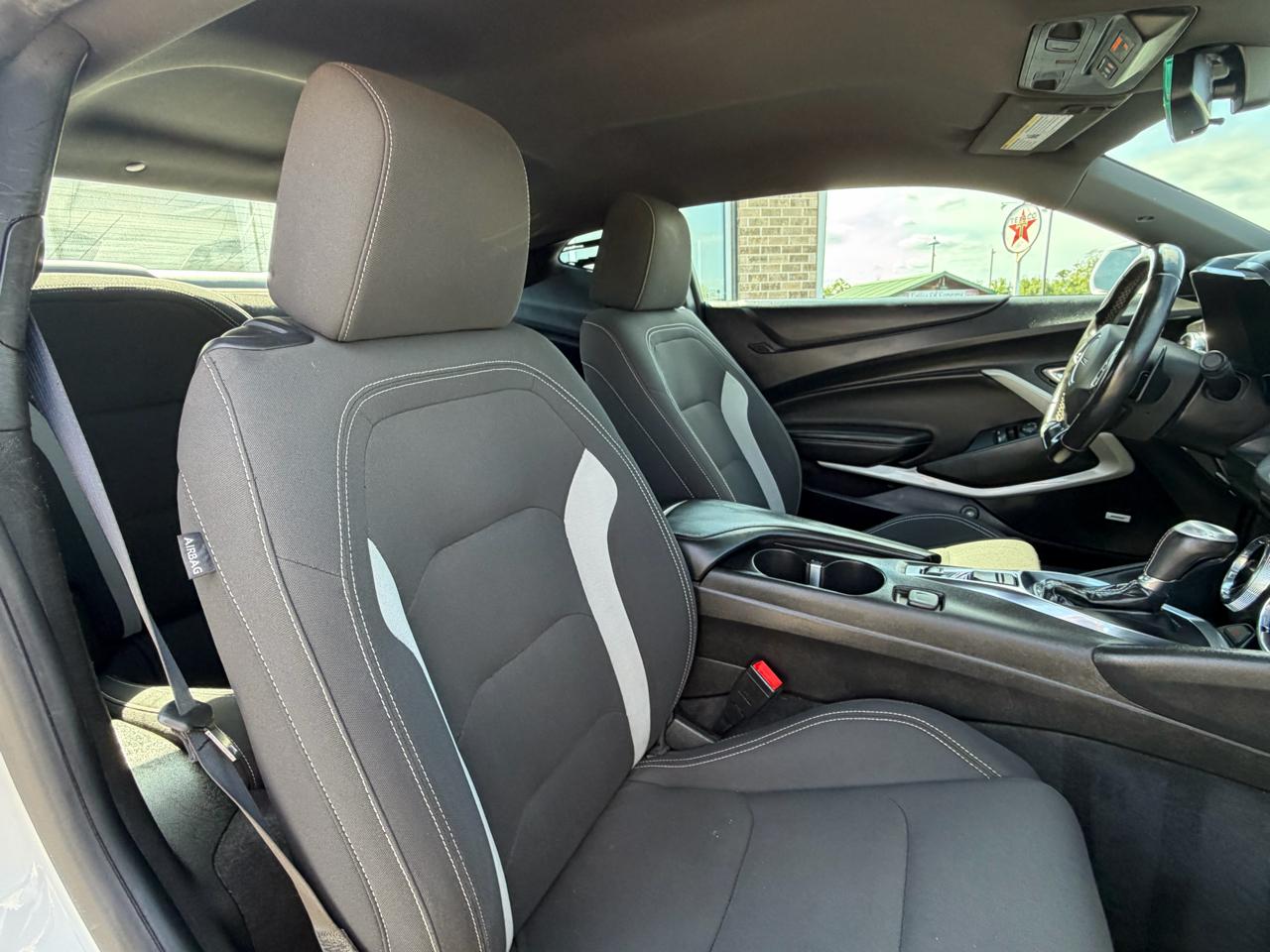 Chevrolet Camaro 2dr Cpe LT1 2021