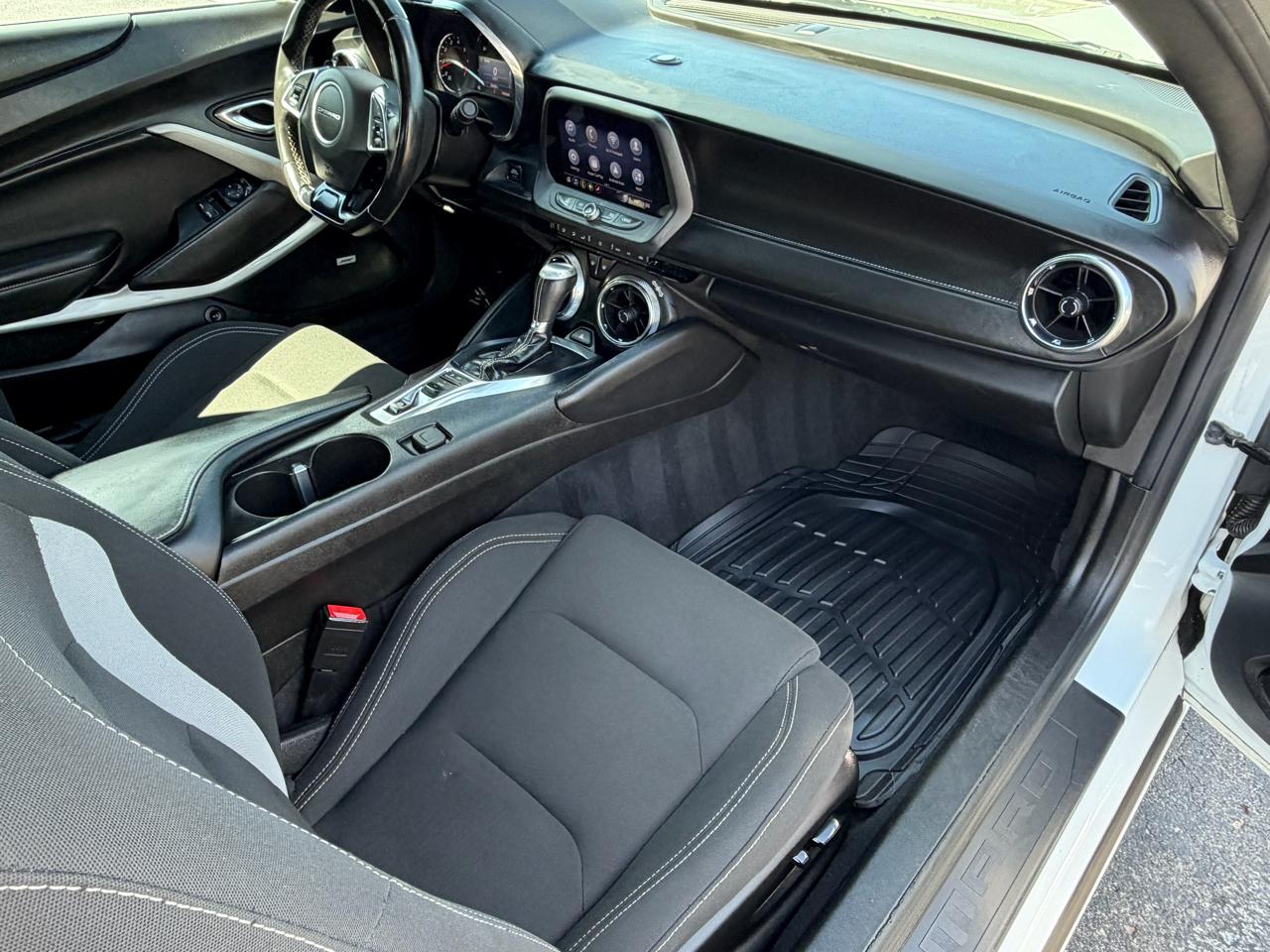 Chevrolet Camaro 2dr Cpe LT1 2021
