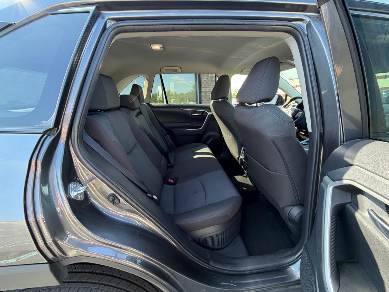 Toyota RAV4 Hybrid XLE AWD (Natl) 2025