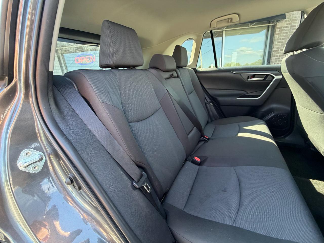 Toyota RAV4 Hybrid XLE AWD (Natl) 2025